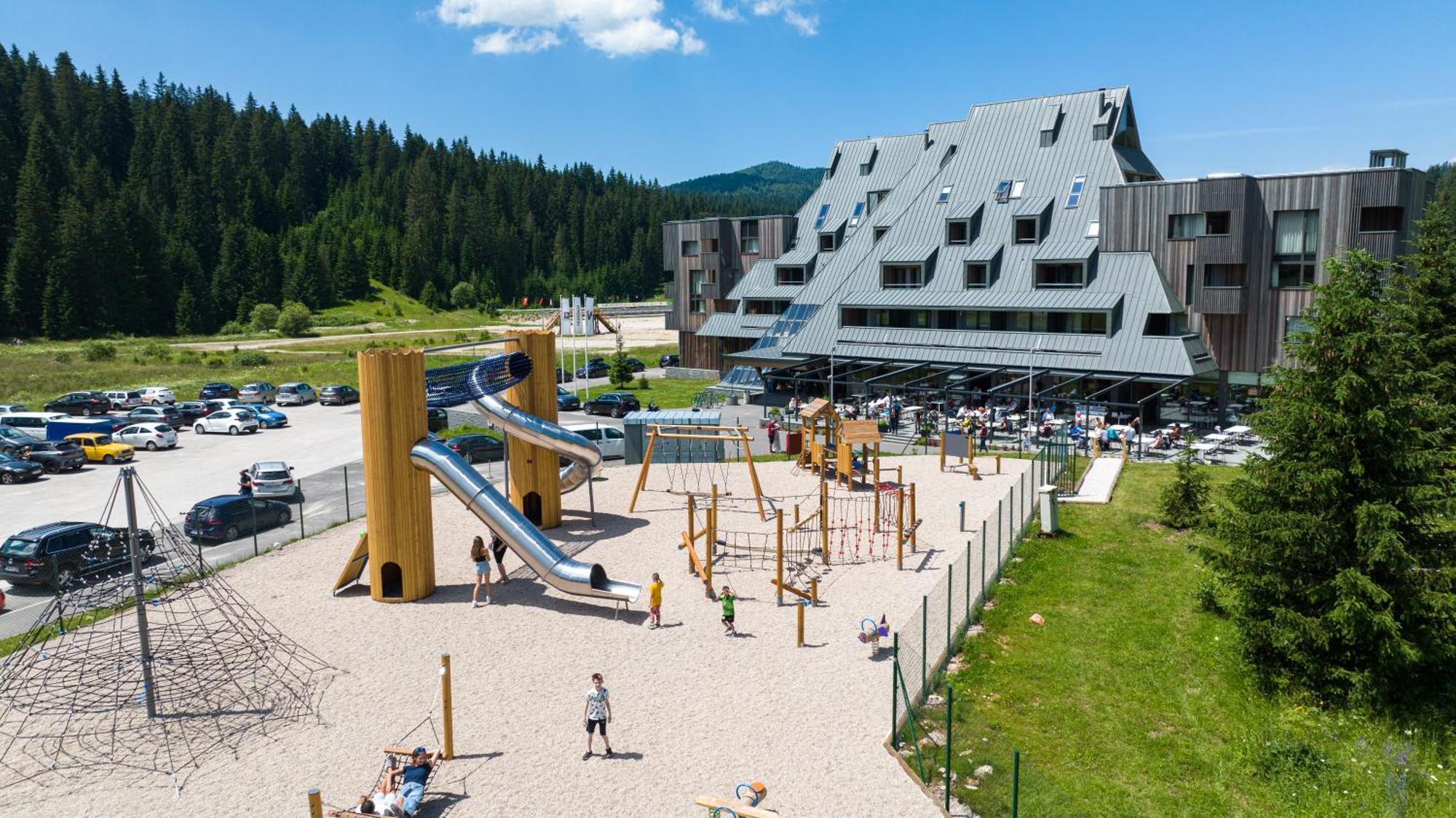 Hotel Monti Spa & Wellness Hadzici Екстер'єр фото